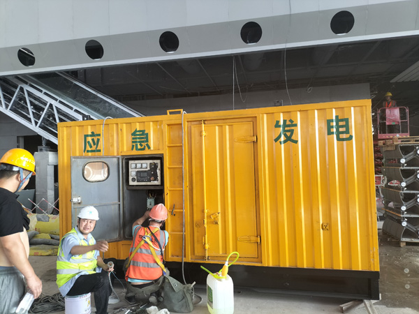轮台怎样判断空气滤清器是否需要更换？