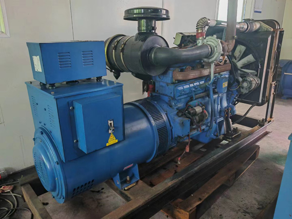 轮台100kW柴油发电机组使用多级机油有哪些优缺点？
